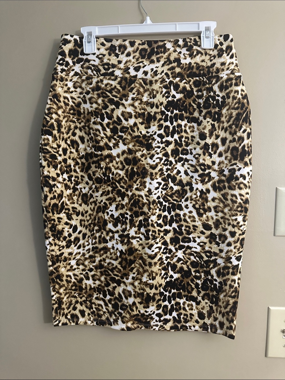 Thalia Sodi Leopard Print Pencil Skirt -